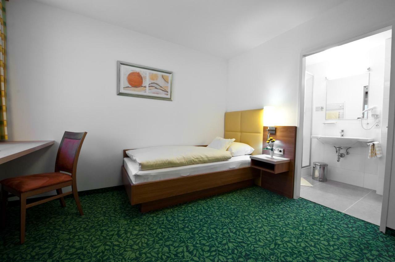 Hotel Sonnenhof Timelkam Esterno foto